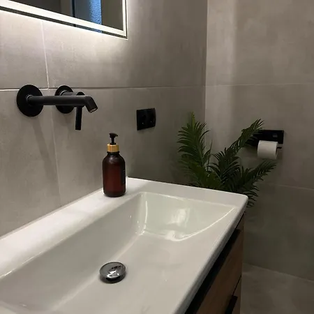 Apartment Mete - Modern - Workspace - Cool Location Ingolstadt