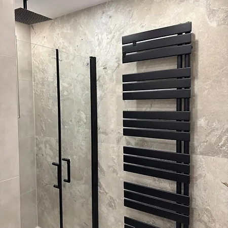 Mete - Modern - Workspace - Cool Location *