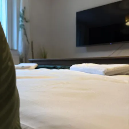 Apartment Mete - Modern - Workspace - Cool Location *