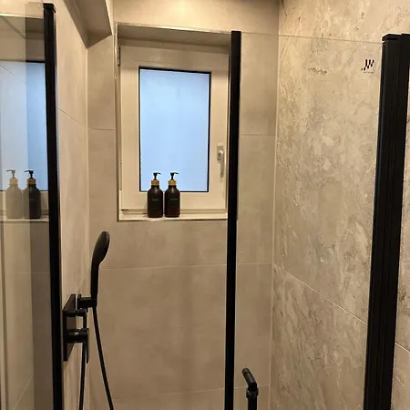 Mete - Modern - Workspace - Cool Location *