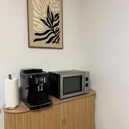 Apartment Mete - Modern - Workspace - Cool Location *