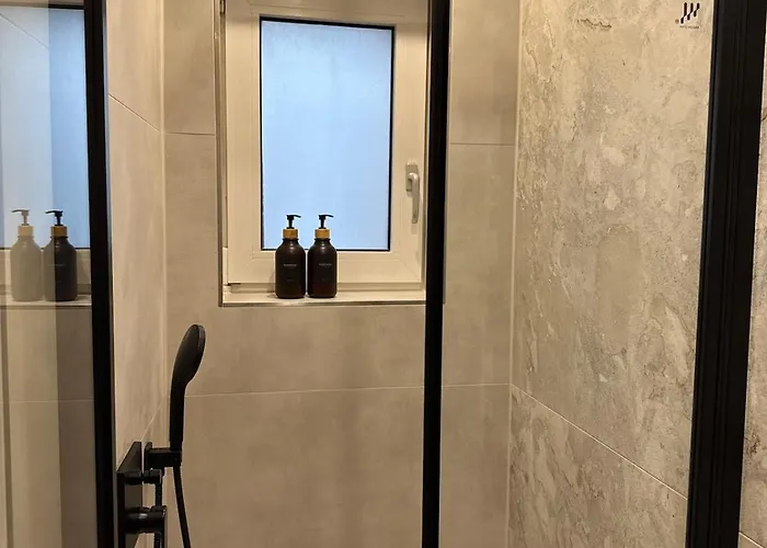 Mete - Modern - Workspace - Cool Location *