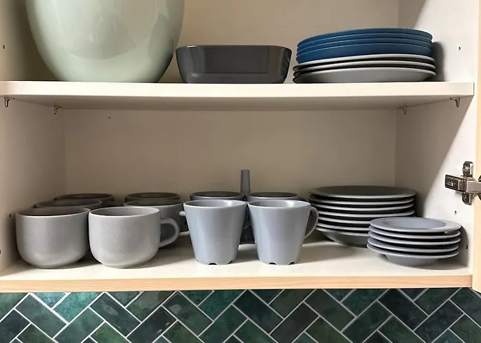 Mete - Modern - Workspace - Cool Location *