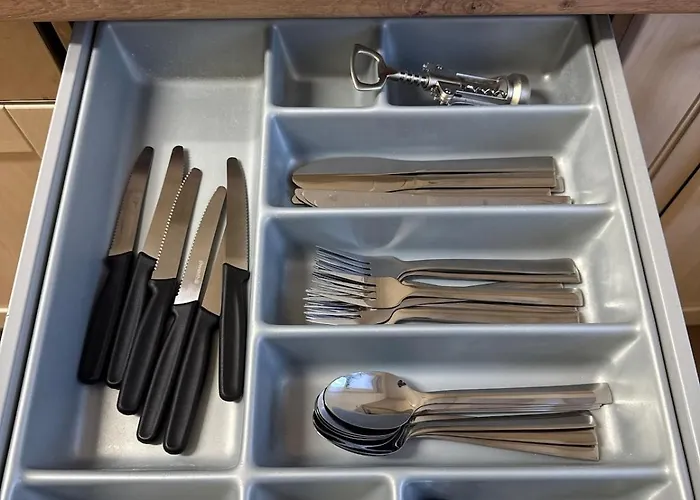 Mete - Modern - Workspace - Cool Location